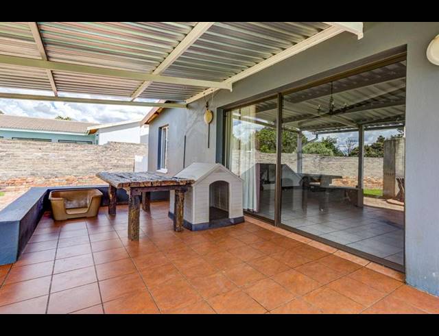 4 BEDROOM HOUSE FOR SALE IN BONAERO PARK